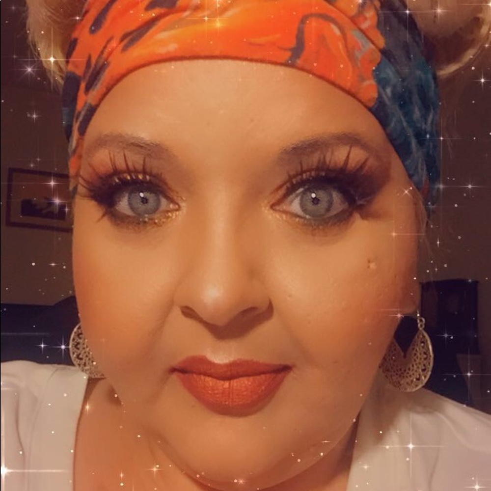 Meet your Posher, Lisa